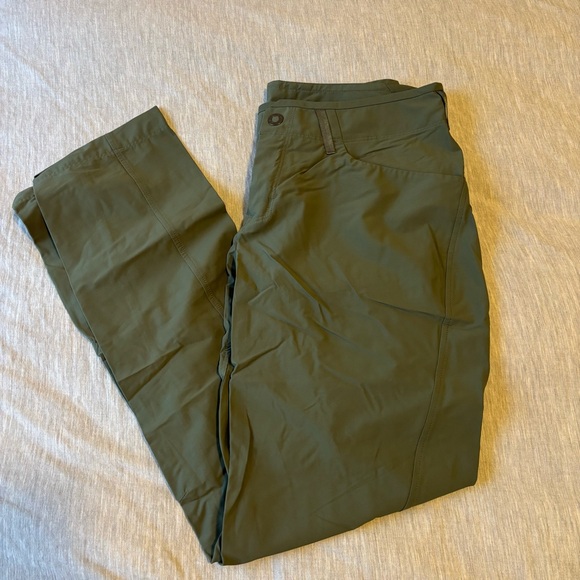 Arc'teryx Pants - Arc'teryx women’s Forest Green Chinos